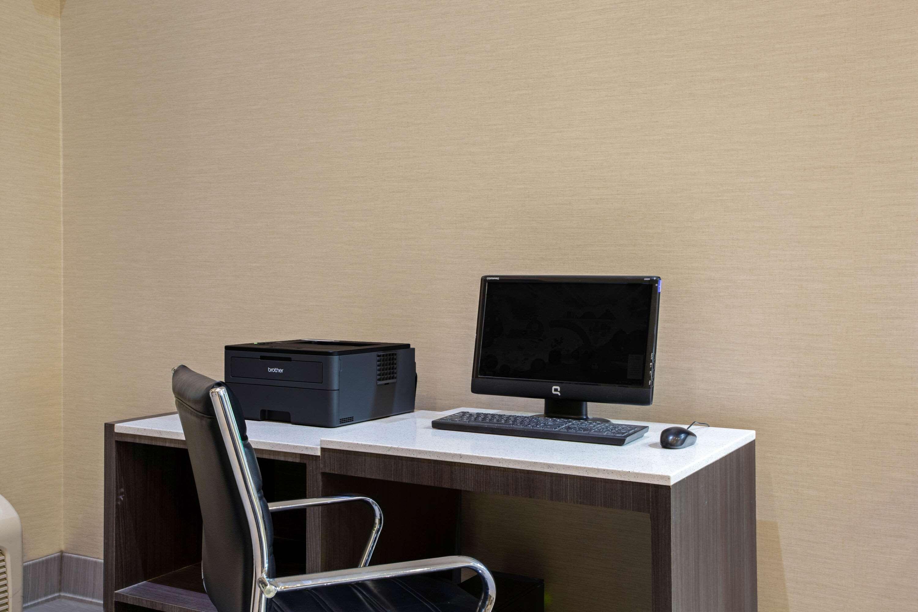 La Quinta Inn By Wyndham Radford Dış mekan fotoğraf