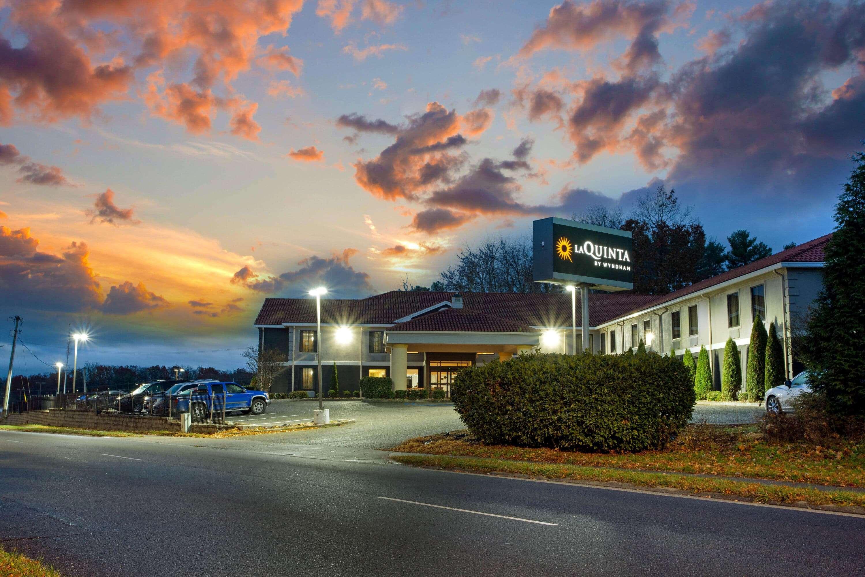 La Quinta Inn By Wyndham Radford Dış mekan fotoğraf