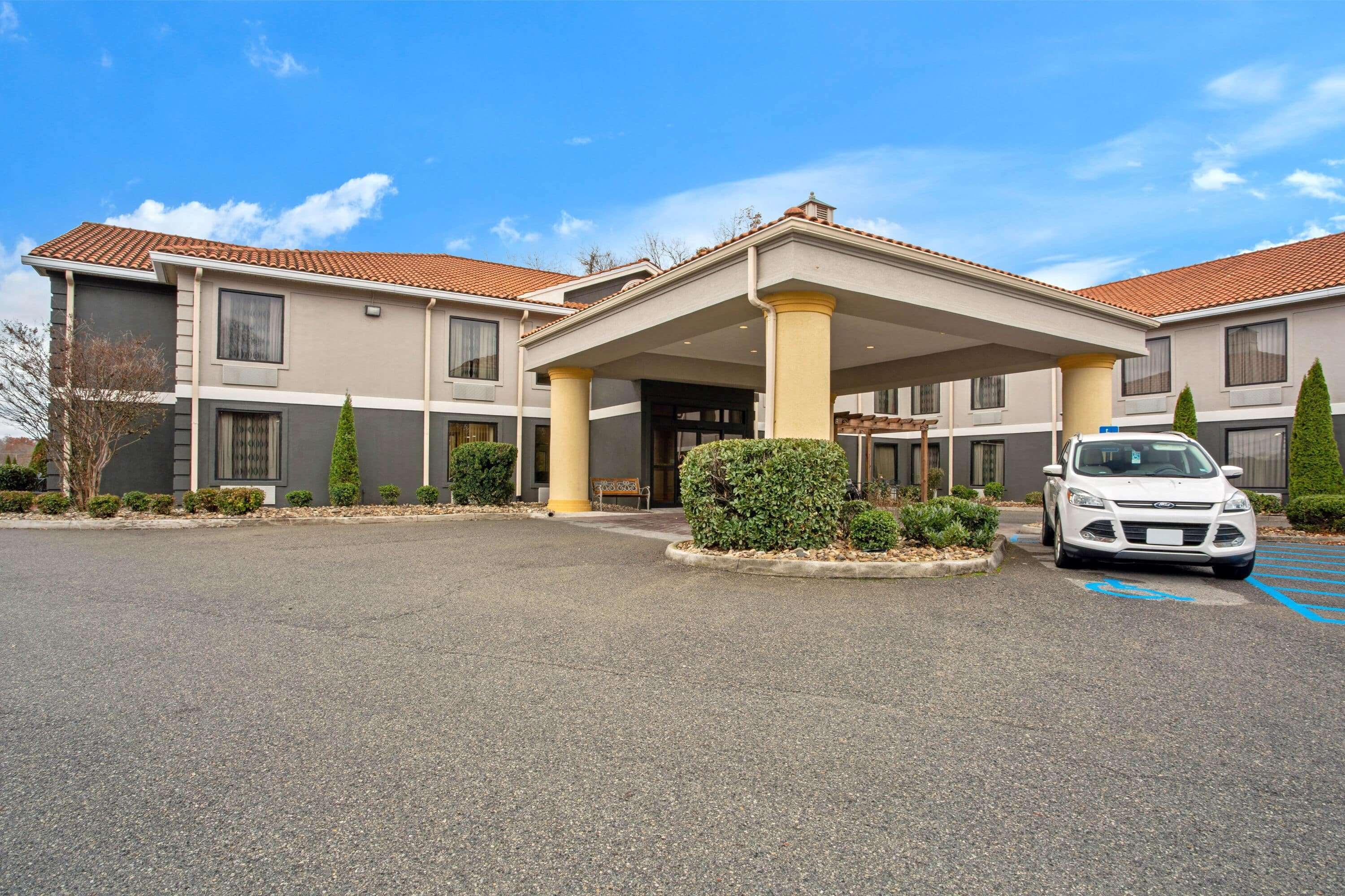 La Quinta Inn By Wyndham Radford Dış mekan fotoğraf