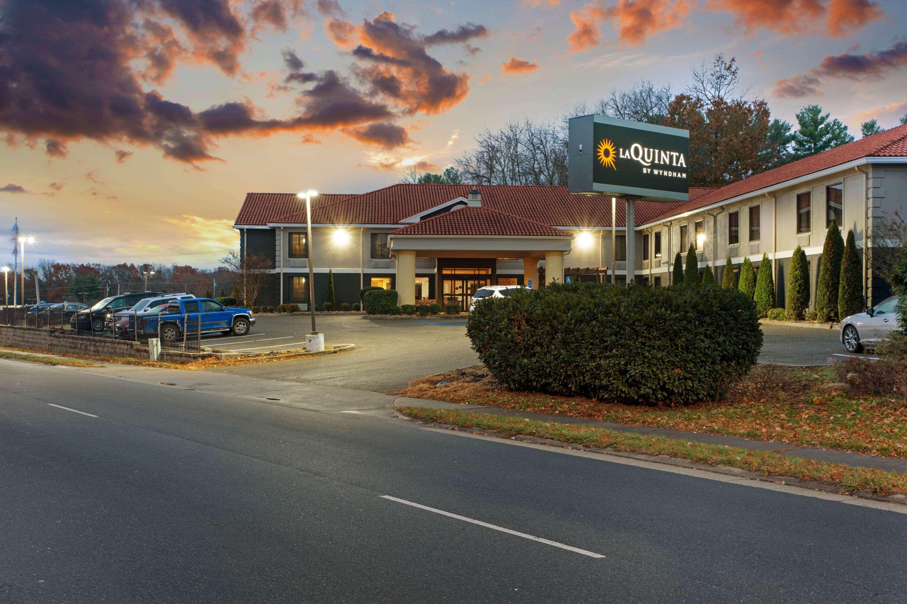 La Quinta Inn By Wyndham Radford Dış mekan fotoğraf