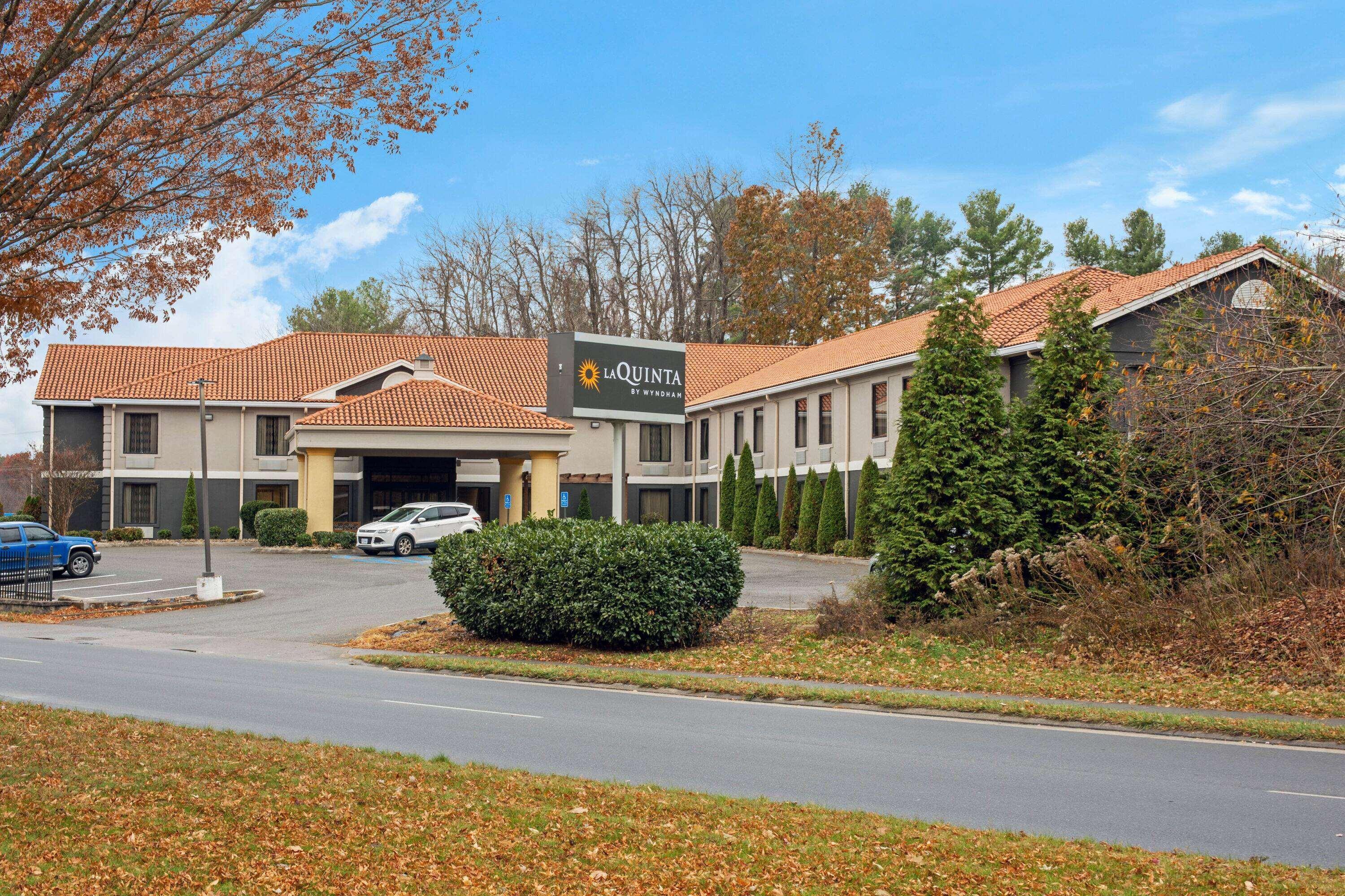 La Quinta Inn By Wyndham Radford Dış mekan fotoğraf
